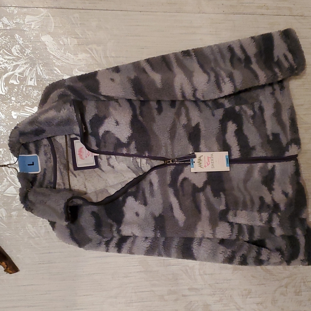 Member's Mark Cozy Sherpa size L NWT Grey Camo